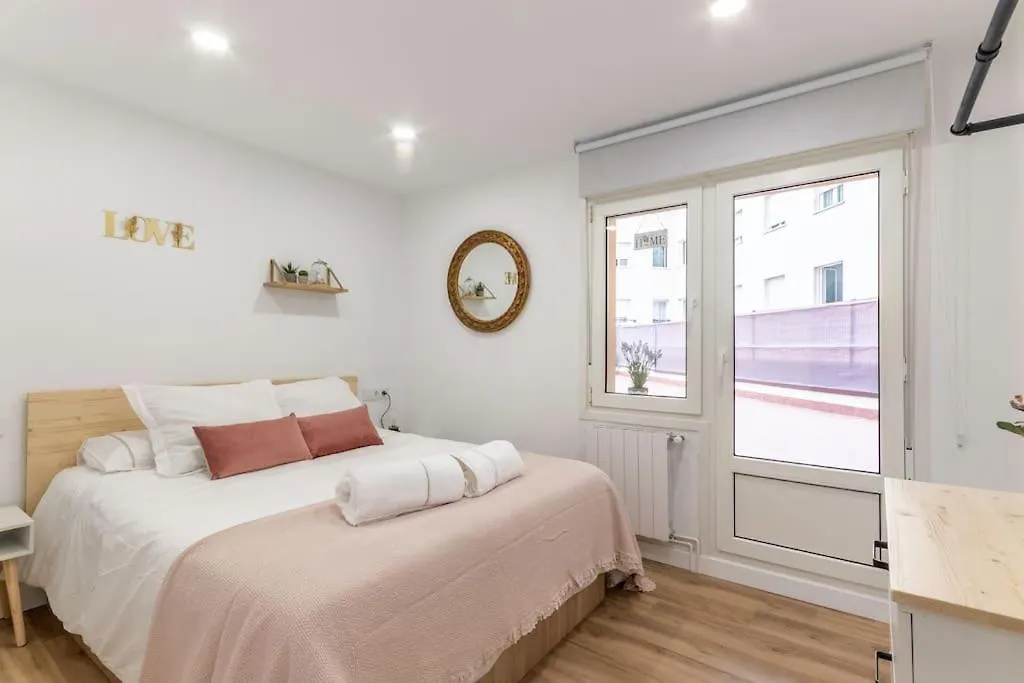 בילבאו Apt In The Old Town With Cool Terrace!! Private Parking דירה