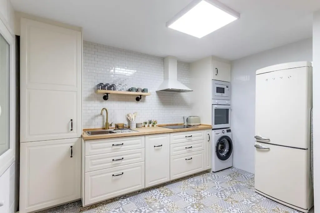 בילבאו Apt In The Old Town With Cool Terrace!! Private Parking 0*,